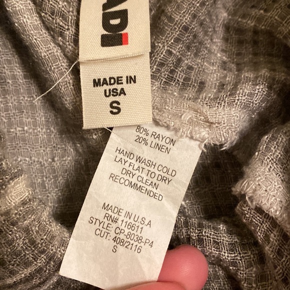 Amadi shorts -small - Picture 3 of 3